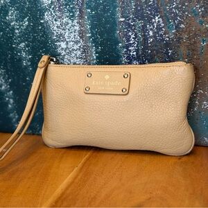 Kate Spade New York Classic Minimalist Leather Wristlet
